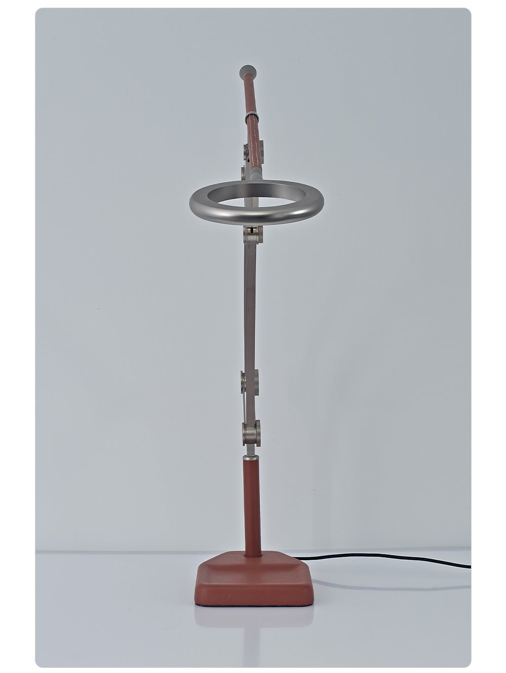 Valombre lámpara de mesa regulable articulada