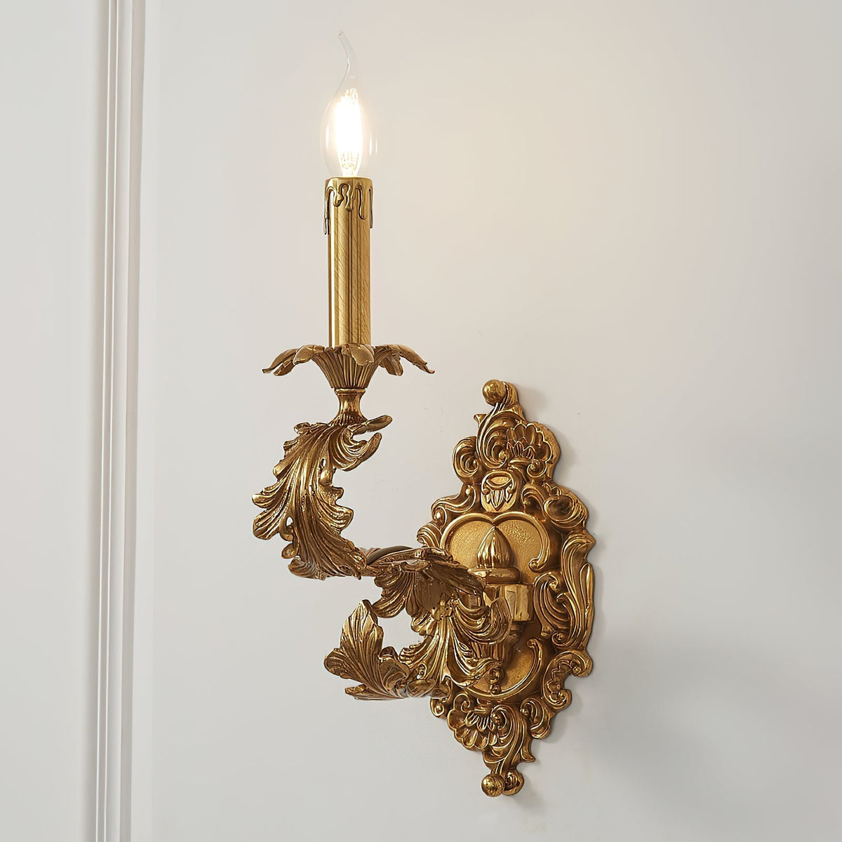 Aplique de pared dorado Cartouche