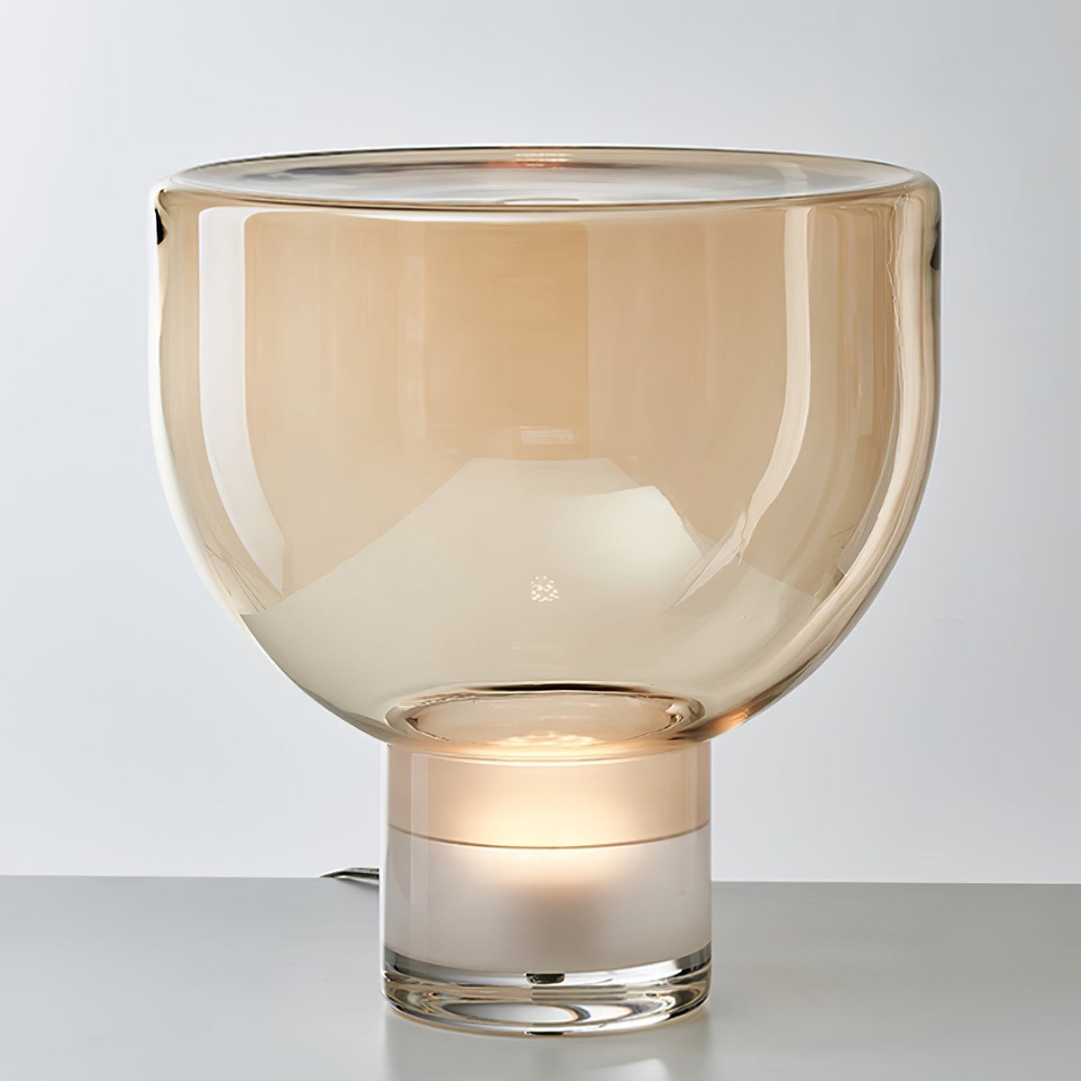Cavm lámpara de mesa elegante de vidrio