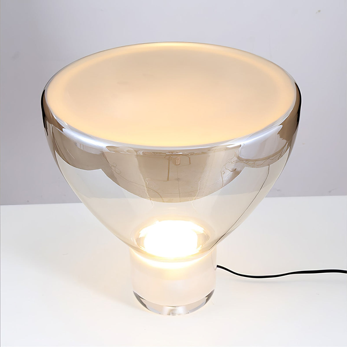 Cavm lámpara de mesa elegante de vidrio
