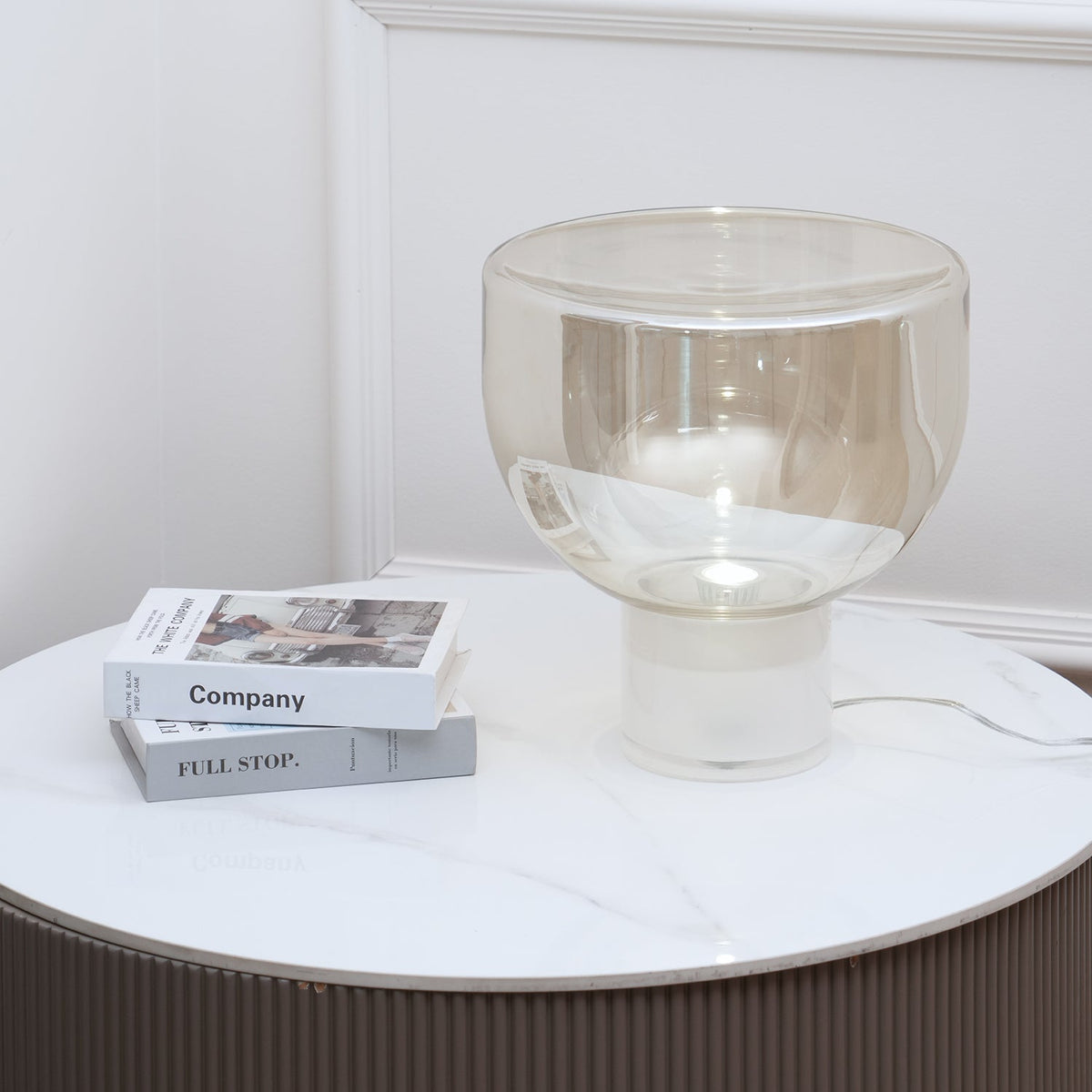 Cavm lámpara de mesa elegante de vidrio