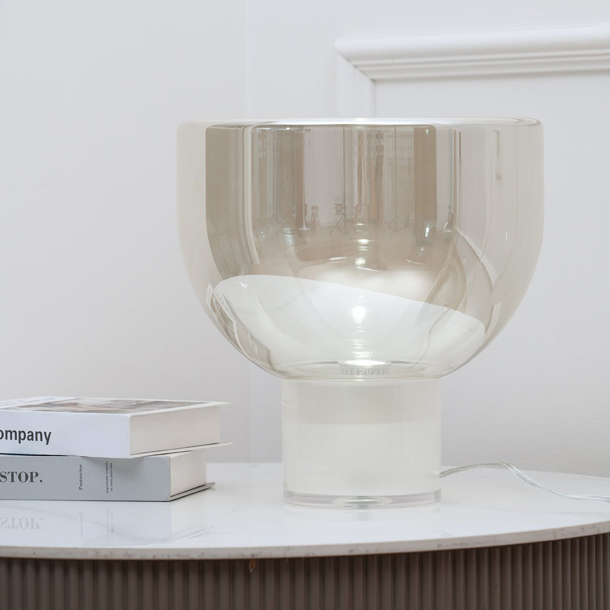 Cavm lámpara de mesa elegante de vidrio