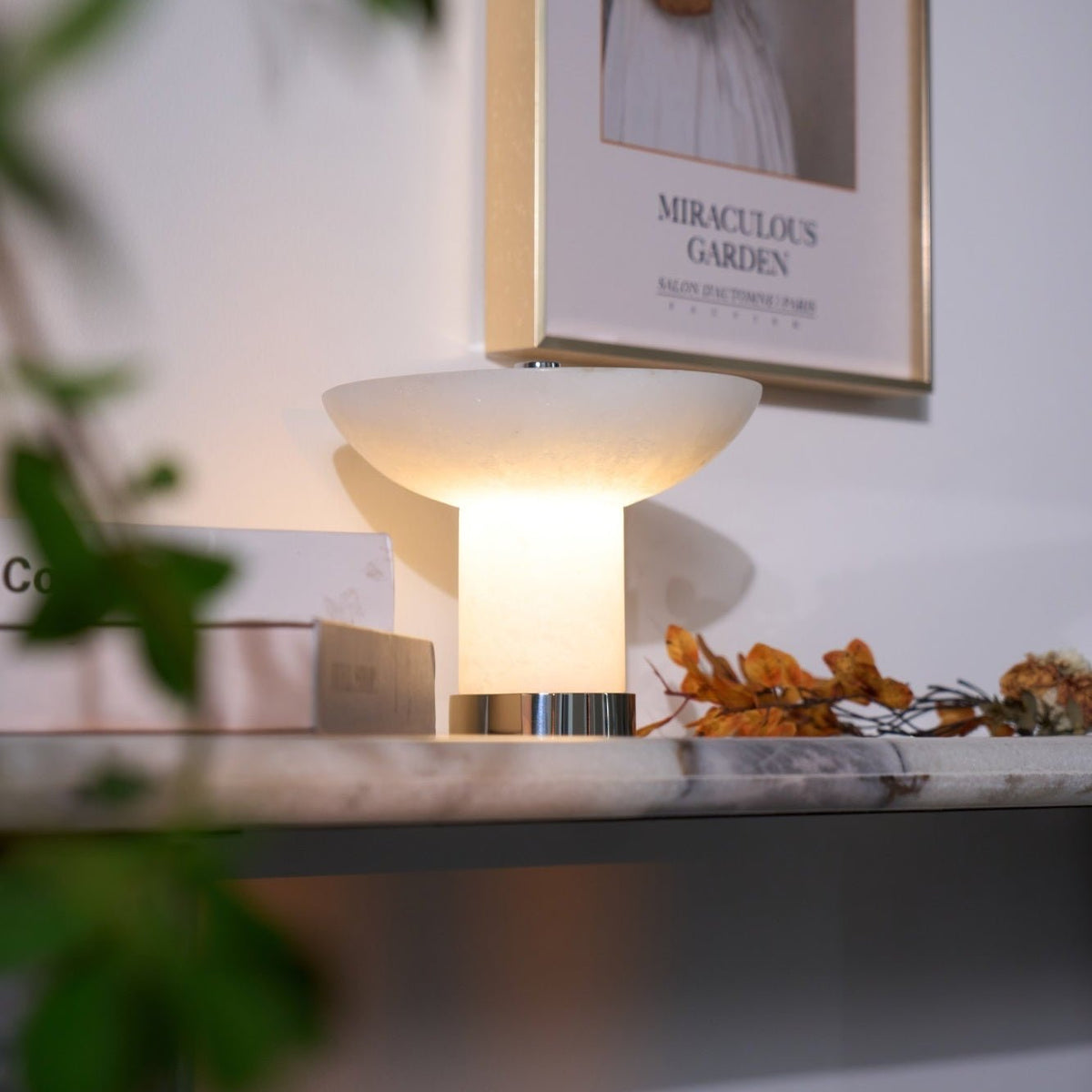 Eurnoran lámpara de mesa con pantalla en forma de seta de alabastro