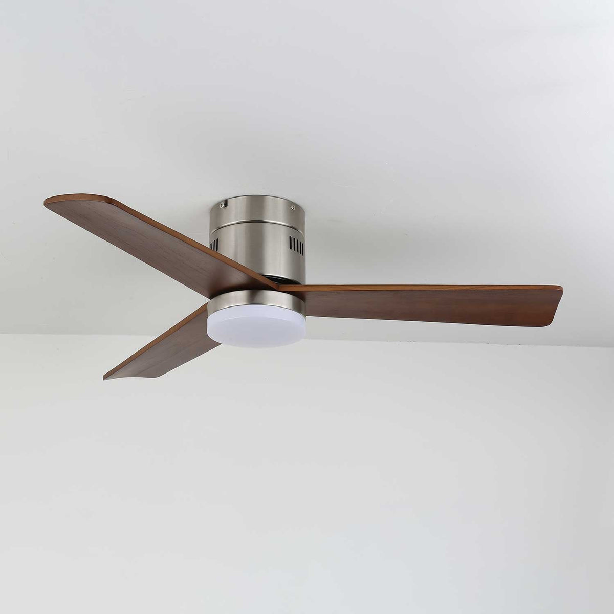 Eris ventilador de techo con luz minimalista de madera