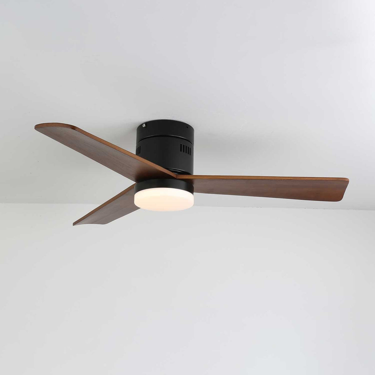 Eris ventilador de techo con luz minimalista de madera