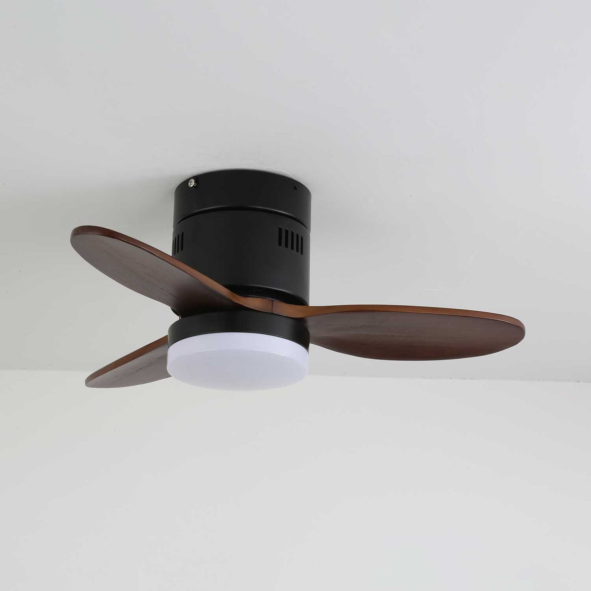 Eris ventilador de techo con luz minimalista de madera