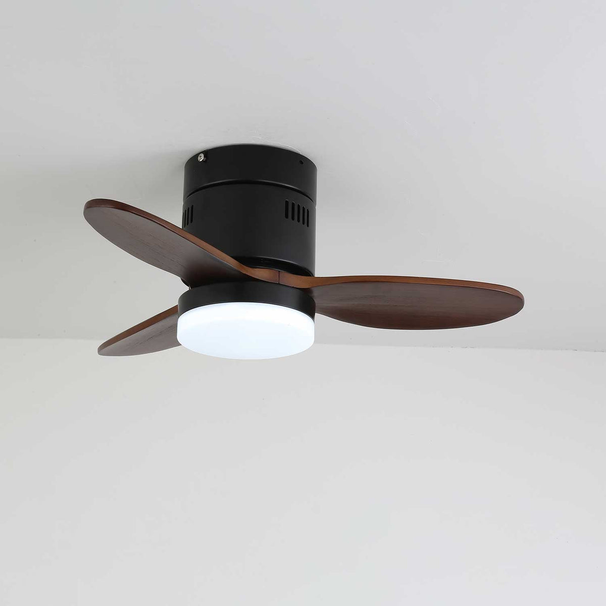 Eris ventilador de techo con luz minimalista de madera