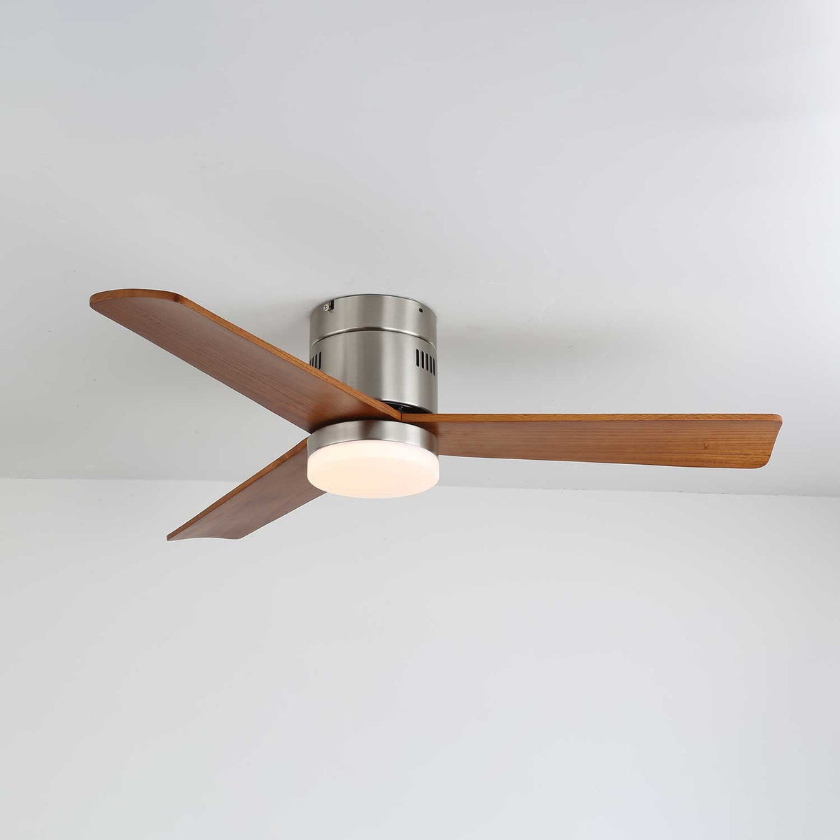 Eris ventilador de techo con luz minimalista de madera