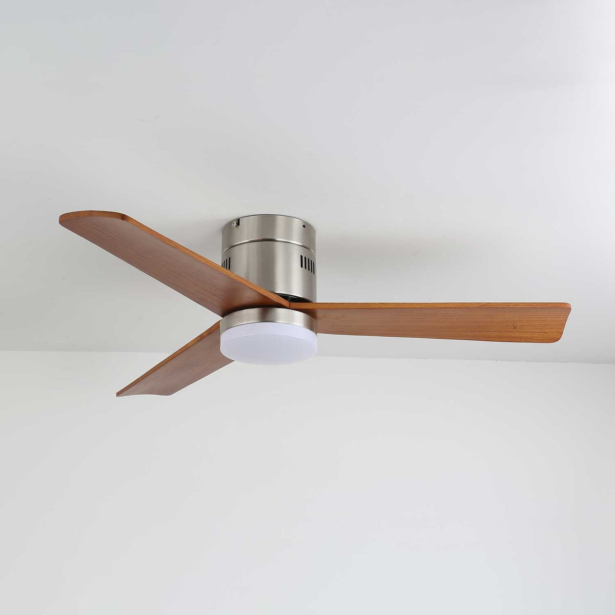Eris ventilador de techo con luz minimalista de madera