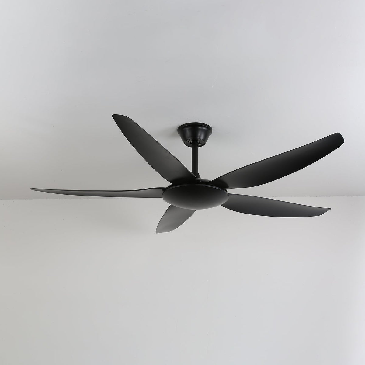 Onyxa ventilador de techo con luz minimalista