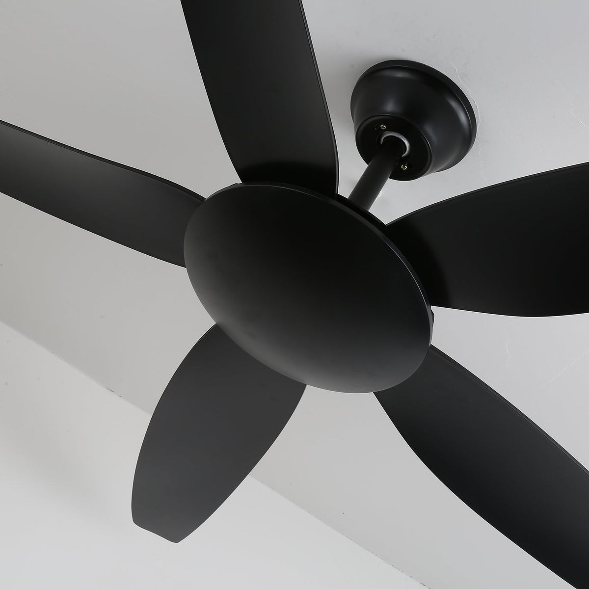 Onyxa ventilador de techo con luz minimalista