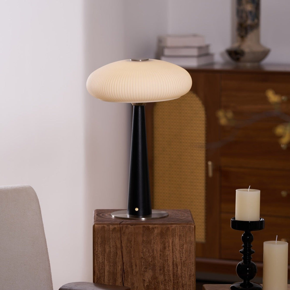 Lámpara de mesa minimalista de madera resplandor