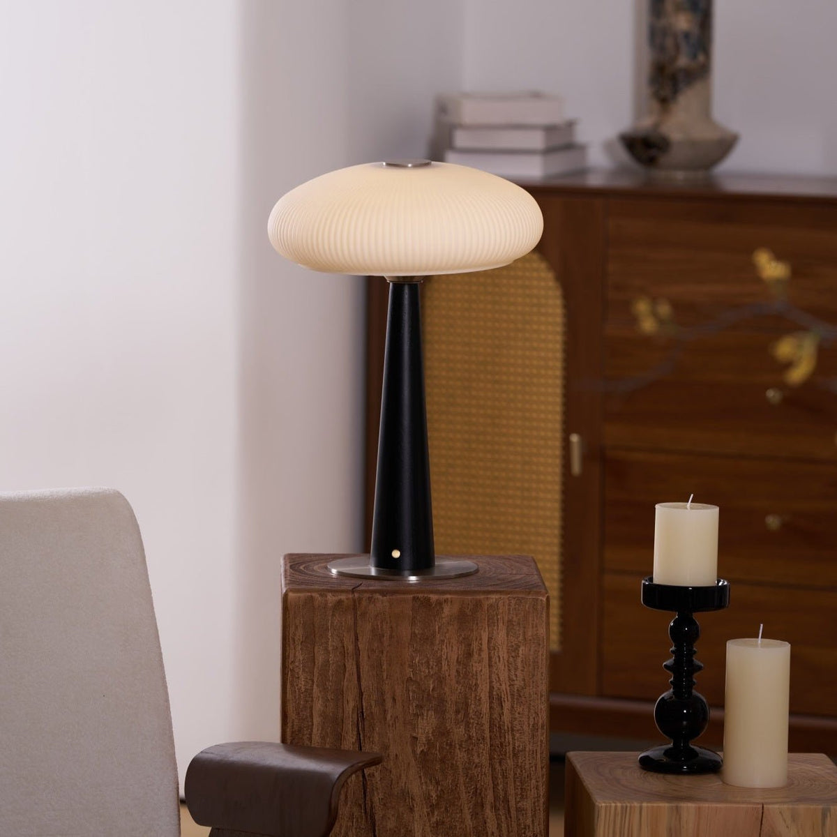 Lámpara de mesa minimalista de madera resplandor