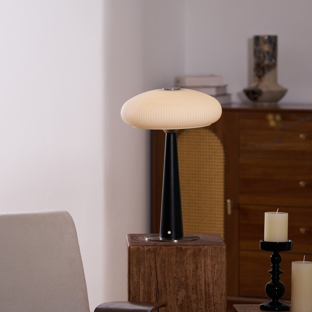 Lámpara de mesa minimalista de madera resplandor