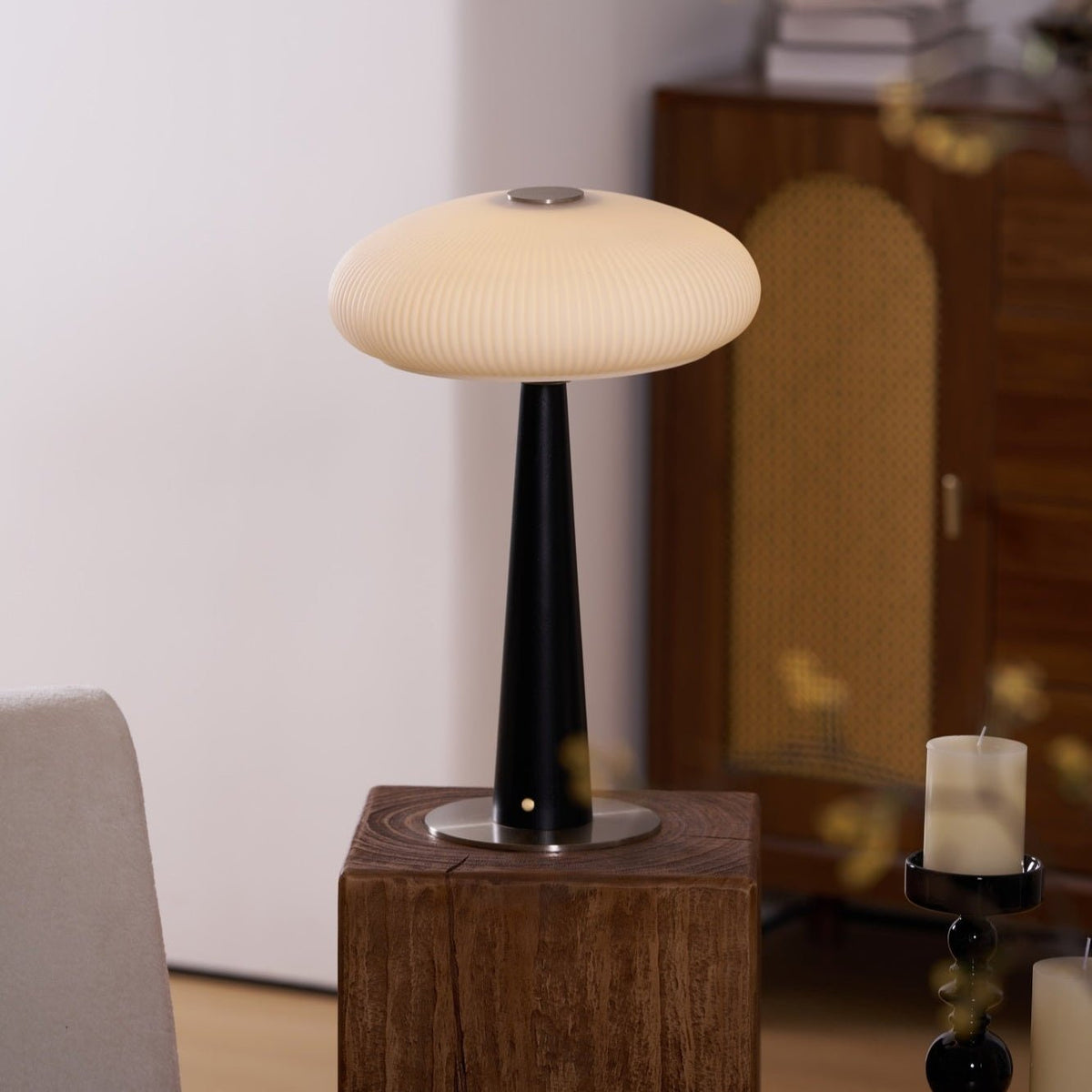 Lámpara de mesa minimalista de madera resplandor