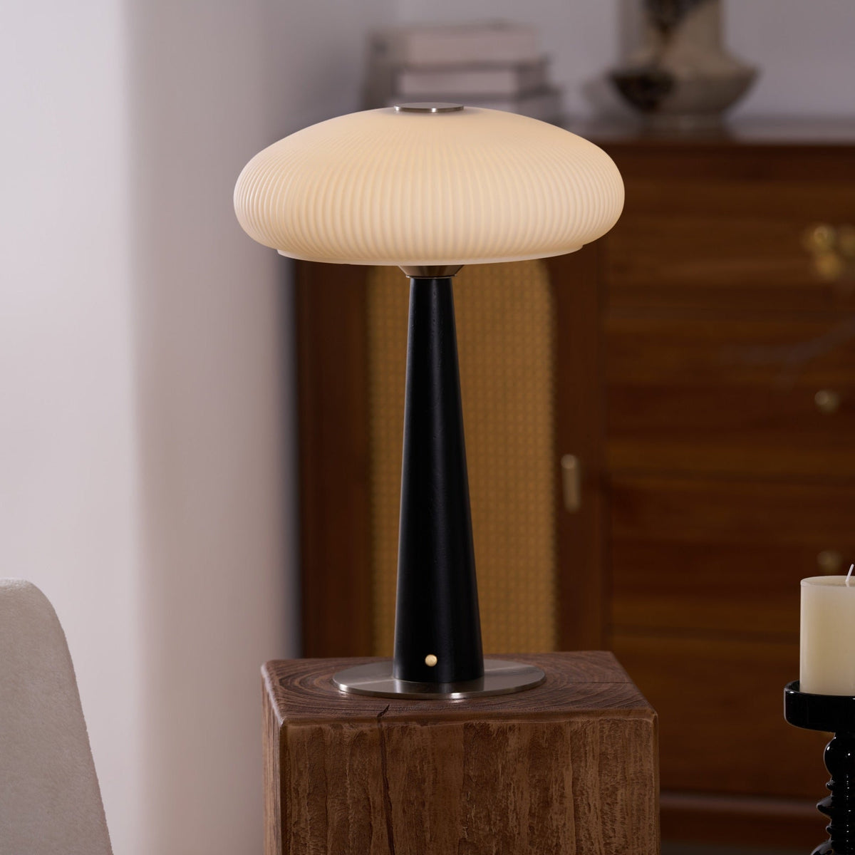 Lámpara de mesa minimalista de madera resplandor