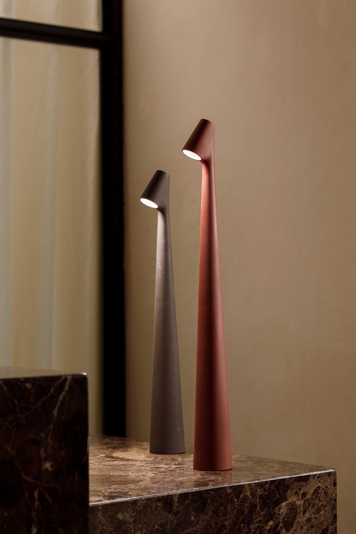 Nirerora lámpara de mesa de acrílico minimalista