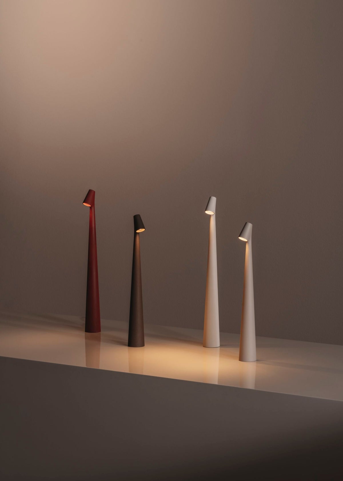 Nirerora lámpara de mesa de acrílico minimalista