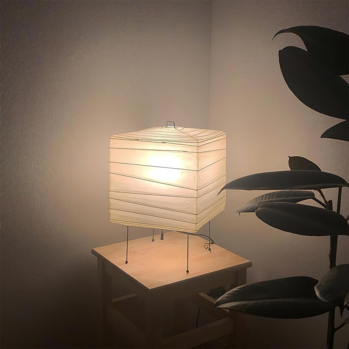 Tavina lámpara de mesa