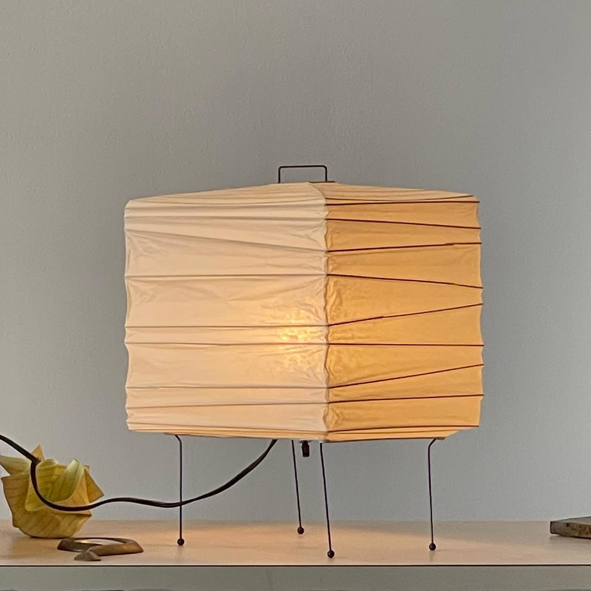 Tavina lámpara de mesa