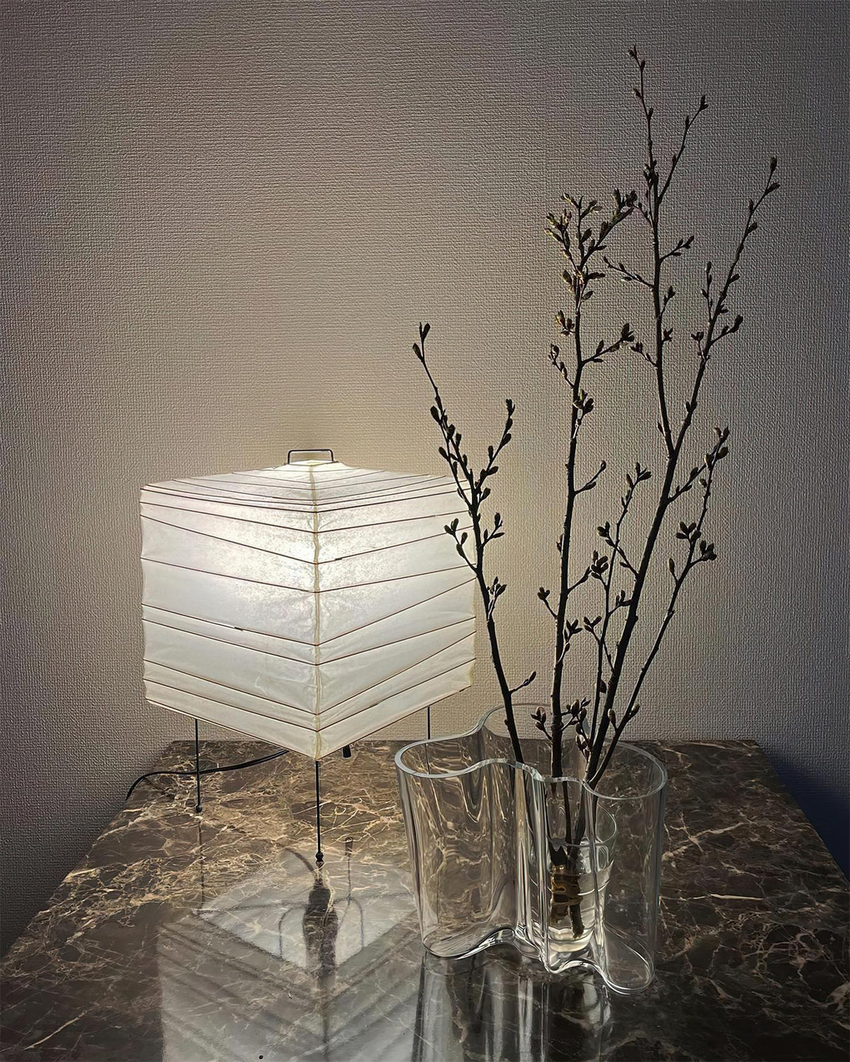 Tavina lámpara de mesa