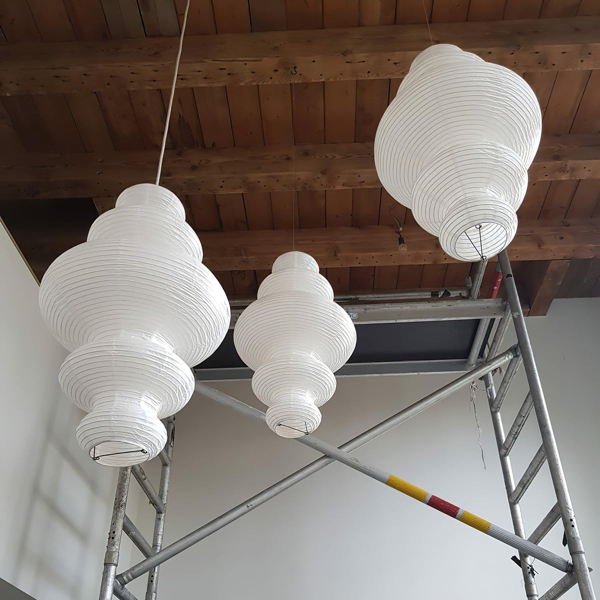 Ritta Lámpara Colgante Escultural de Papel Japonés con Enchufe