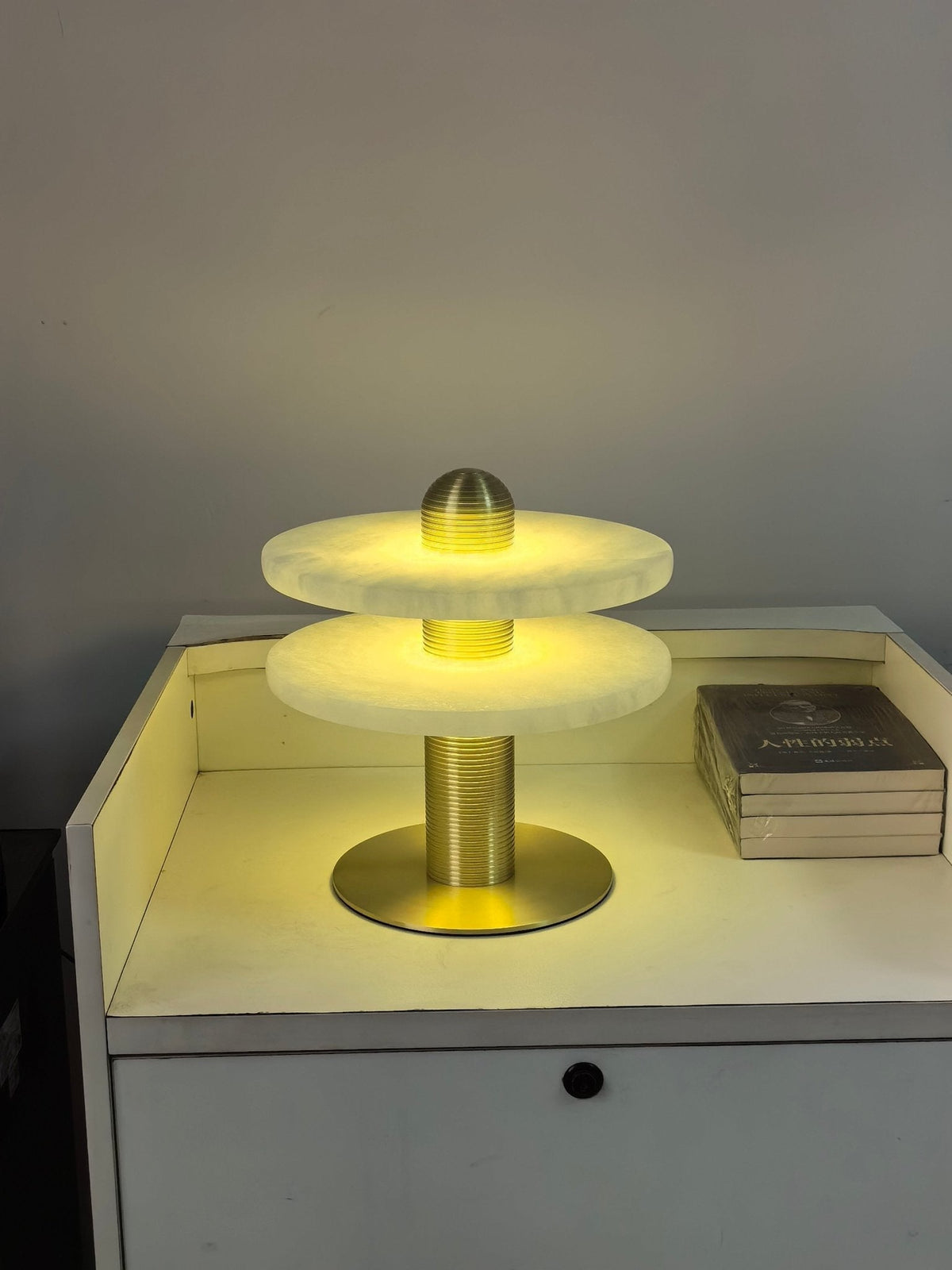 Nerio lámpara de mesa moderna de alabastro