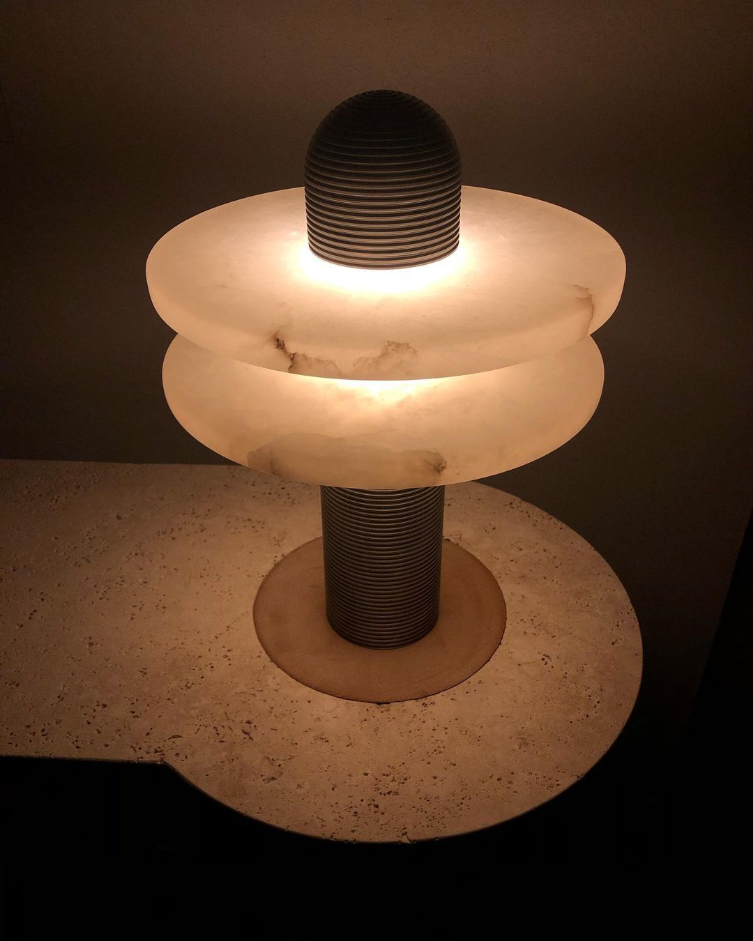 Nerio lámpara de mesa moderna de alabastro