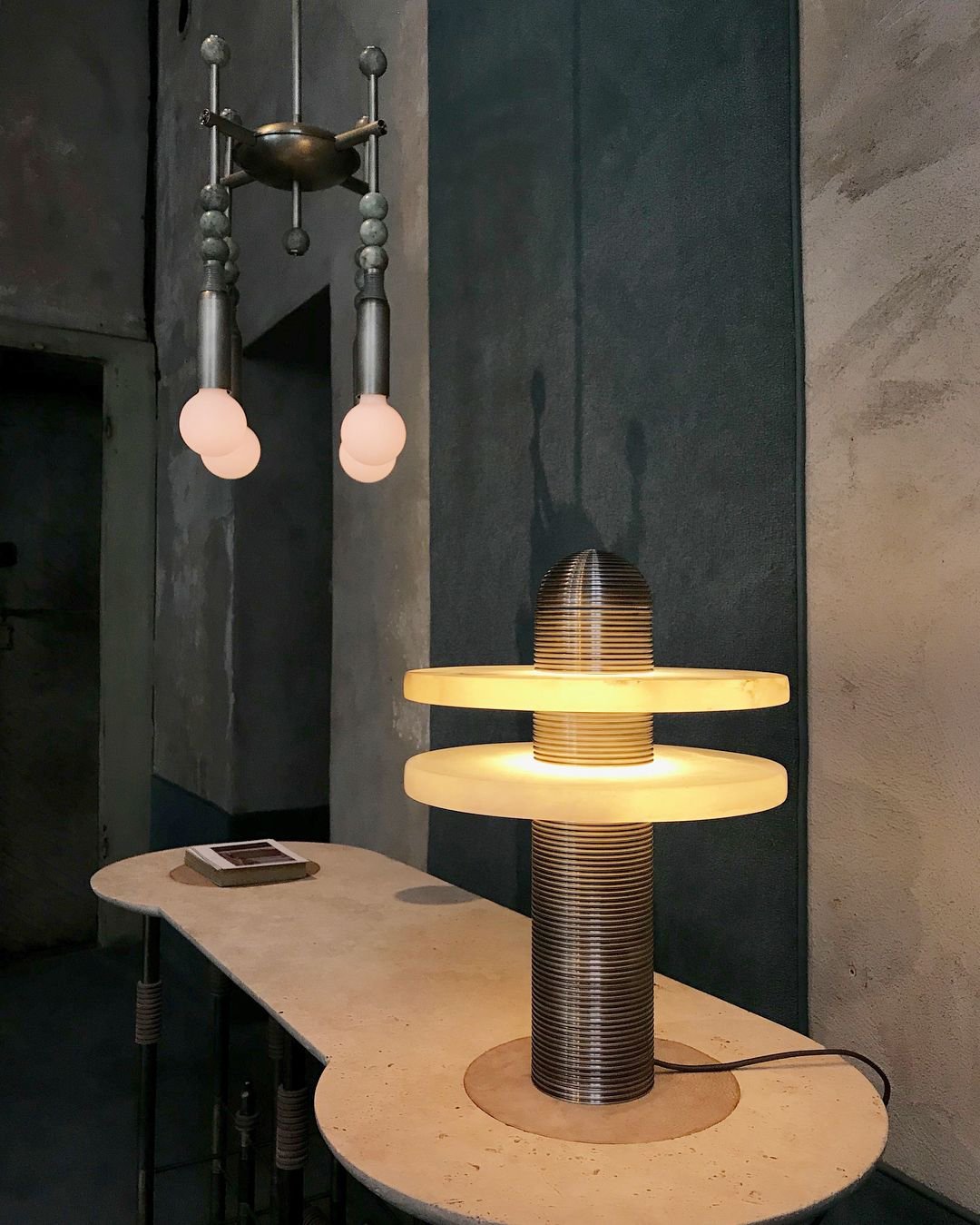 Nerio lámpara de mesa moderna de alabastro
