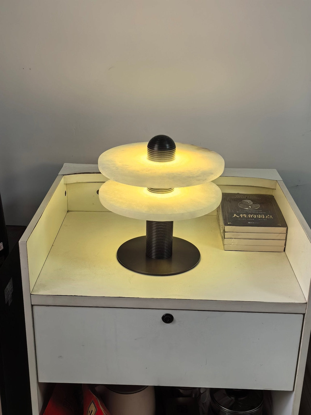 Nerio lámpara de mesa moderna de alabastro