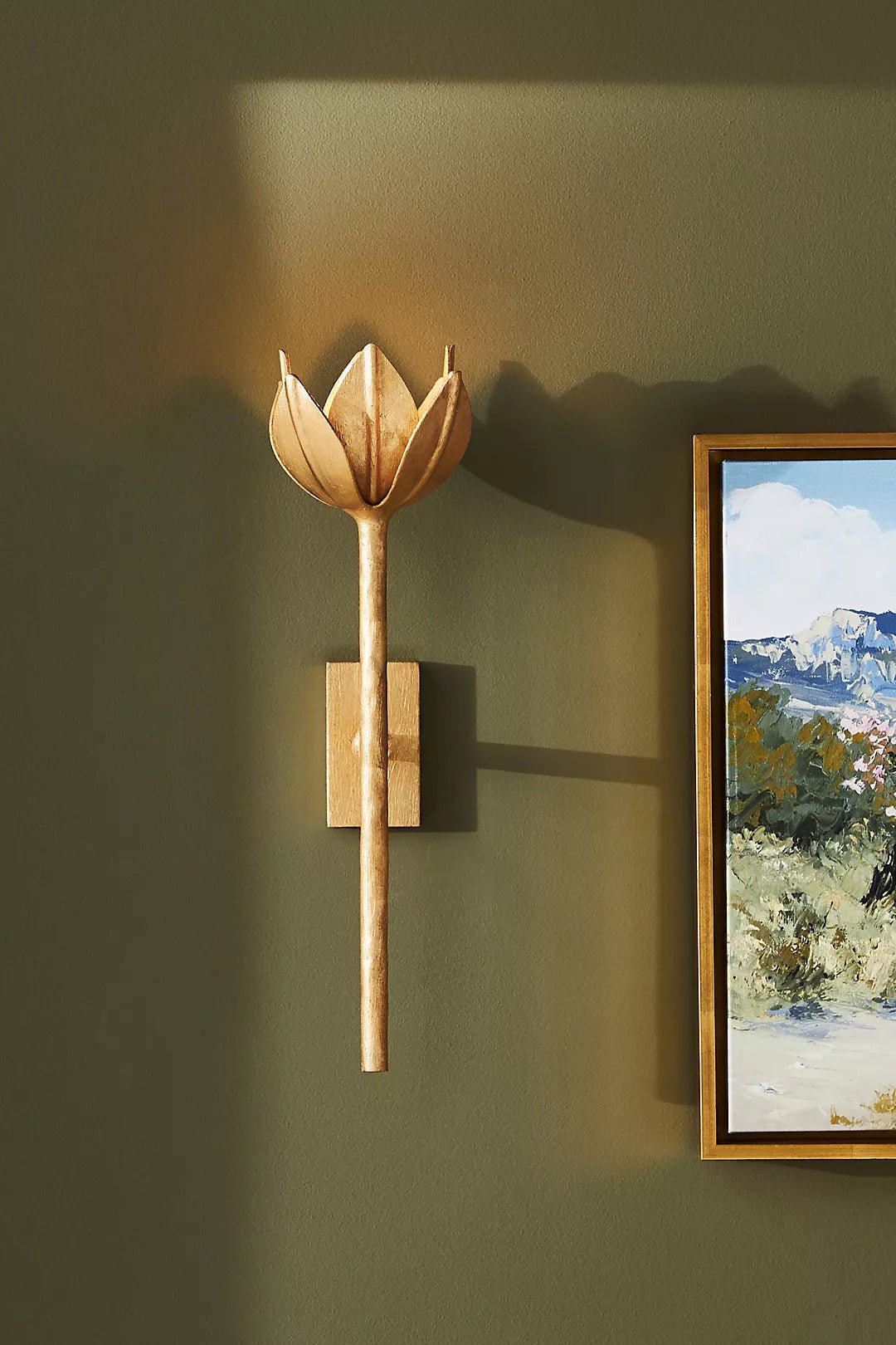 Clira aplique de pared Lotus floración en latón