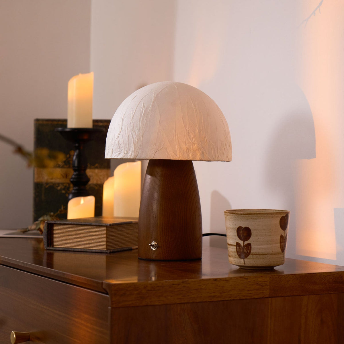Nimbus lámpara de mesa de madera y tela
