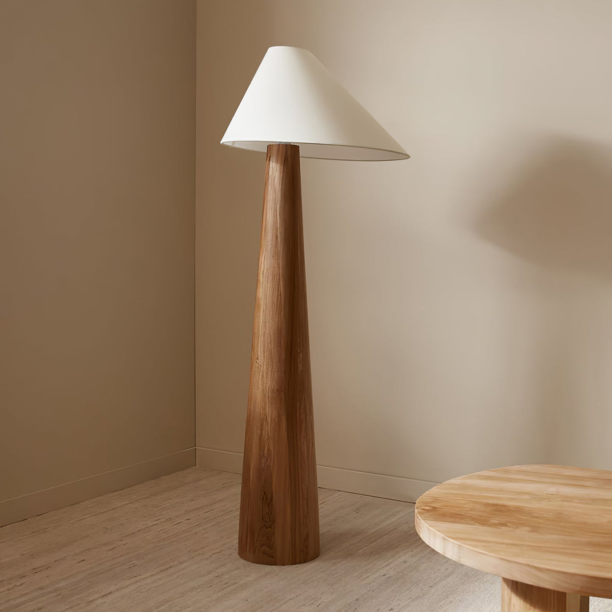 Pinnacle lámpara de pie minimalista de madera
