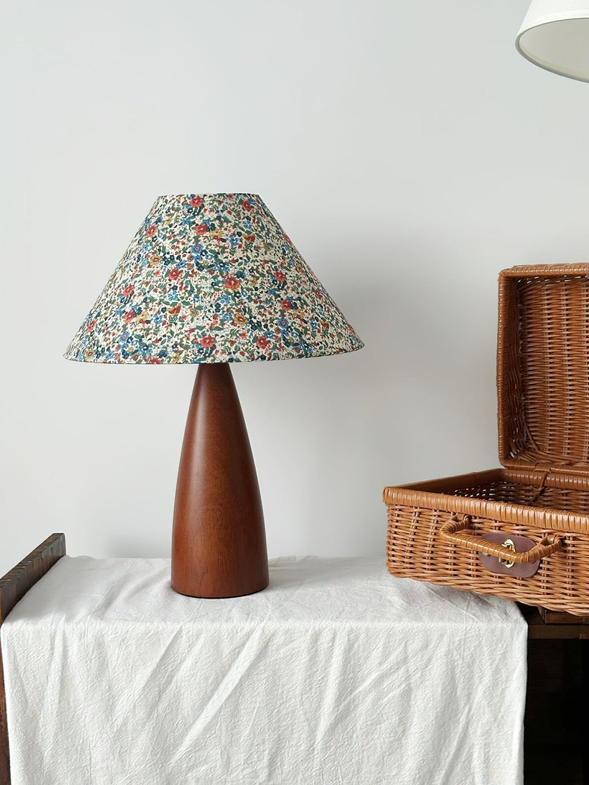 Ber lámpara de mesa vintage de madera
