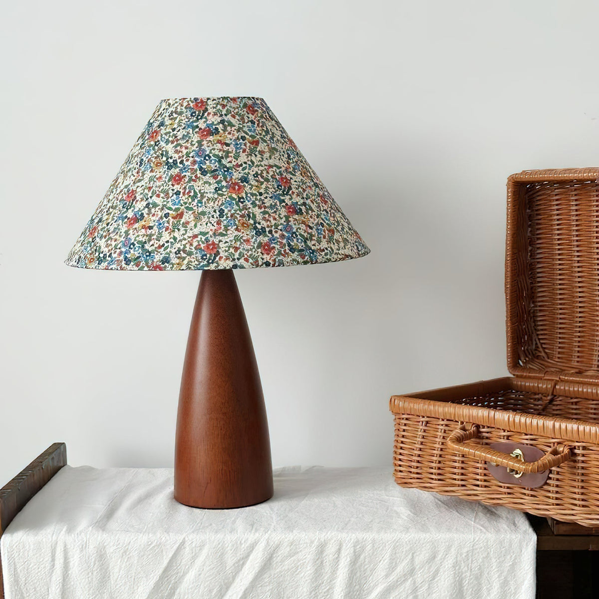 Ber lámpara de mesa vintage de madera