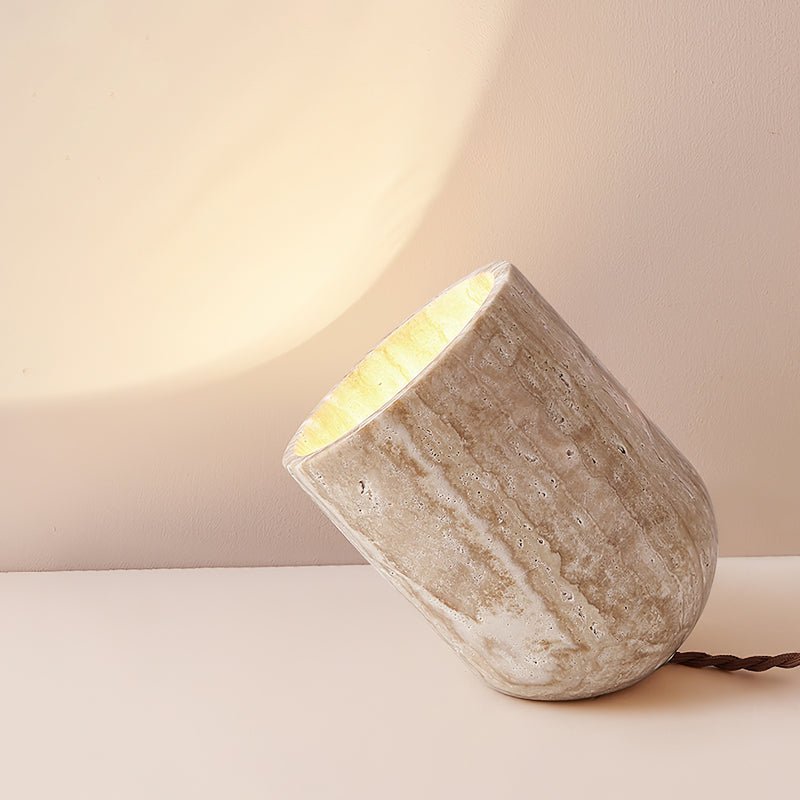 Valuaine lámpara de mesa travertino Tapered Block