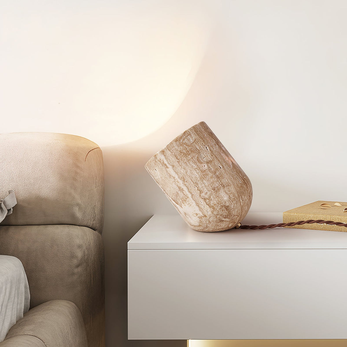 Valuaine lámpara de mesa travertino Tapered Block