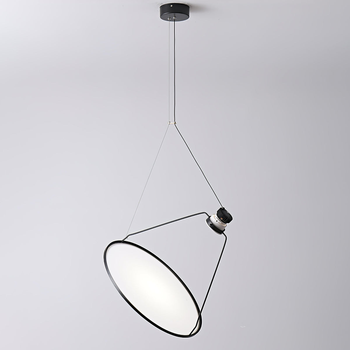 Brio lámpara colgante minimalista de acero