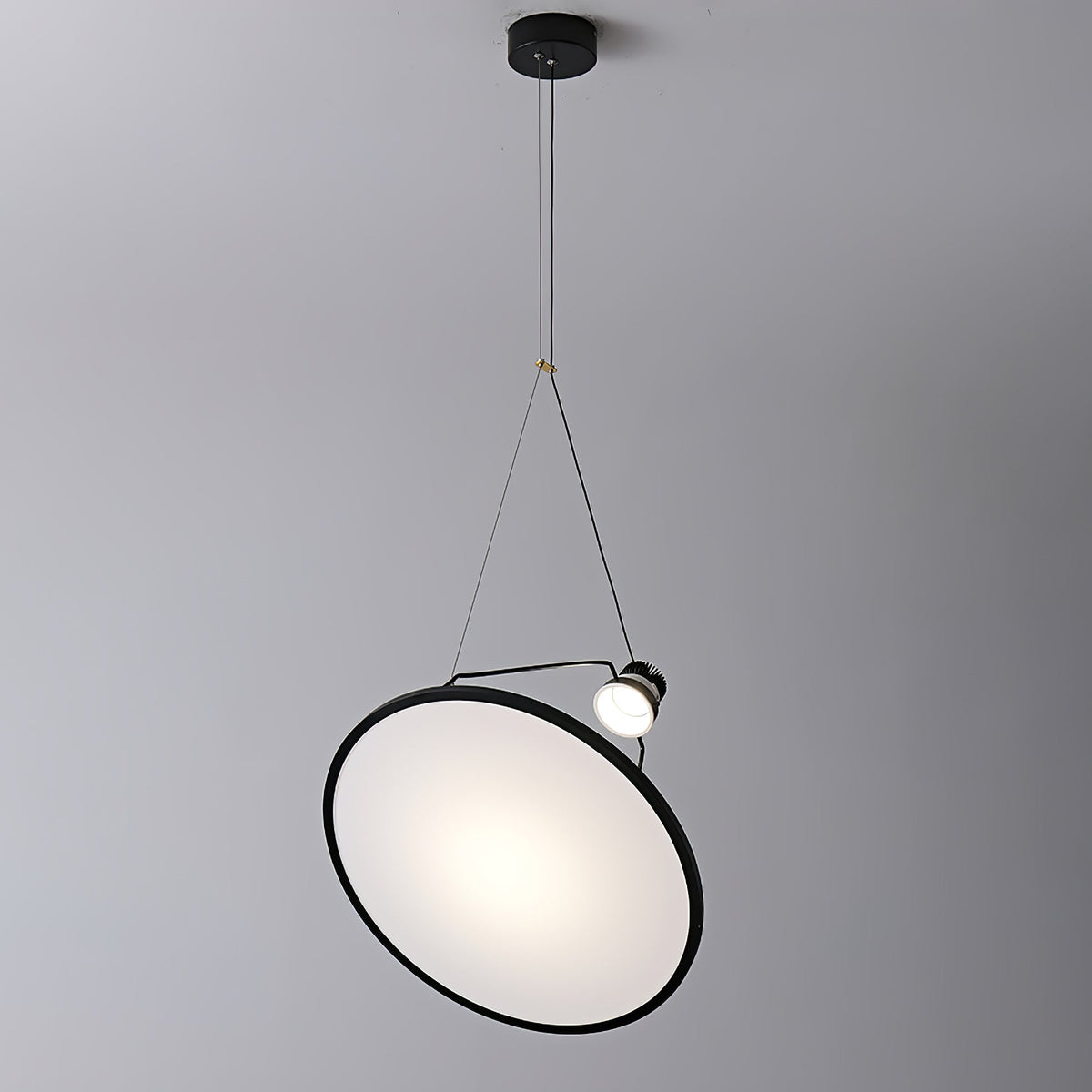 Brio lámpara colgante minimalista de acero