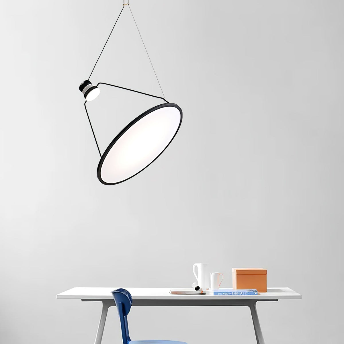 Brio lámpara colgante minimalista de acero