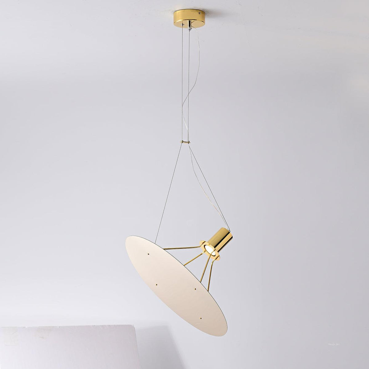 Brio lámpara colgante minimalista de acero