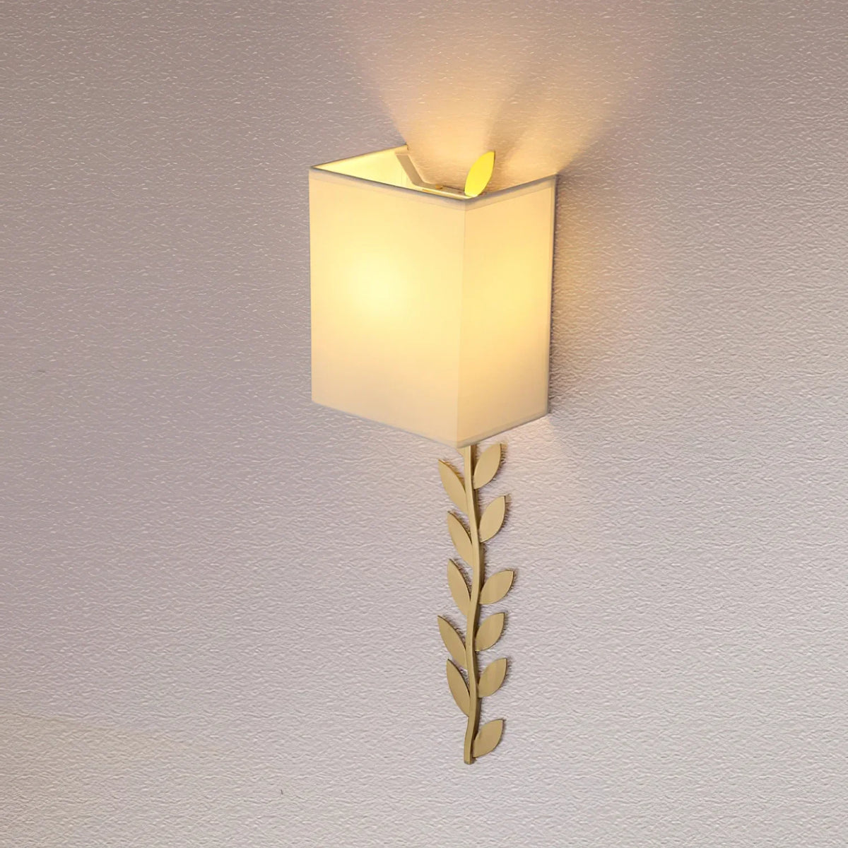 Verve Wall Lamp Brass Leaf Fabric