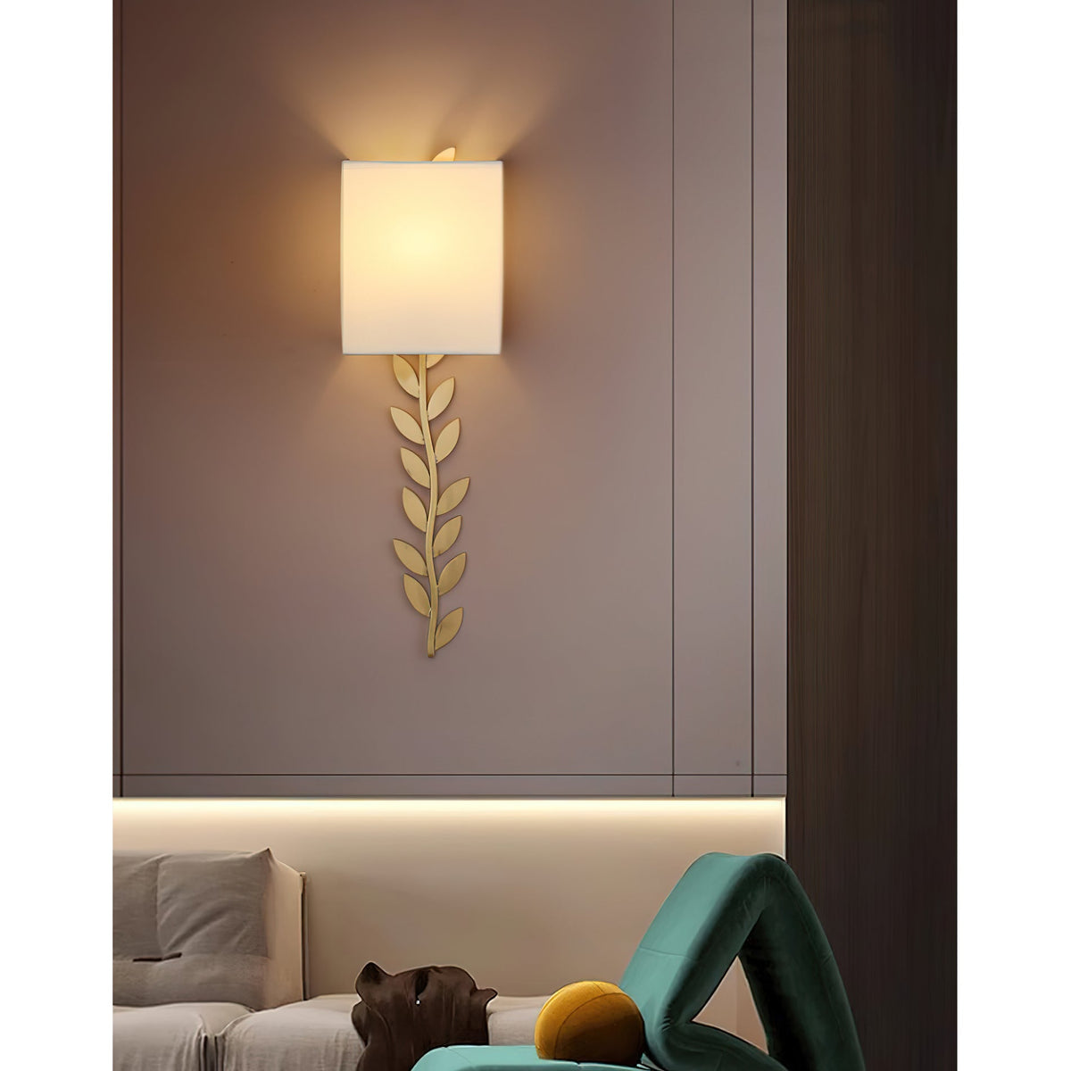 Plotuvyo aplique de pared moderno minimalista Grove de metal, latón y tela