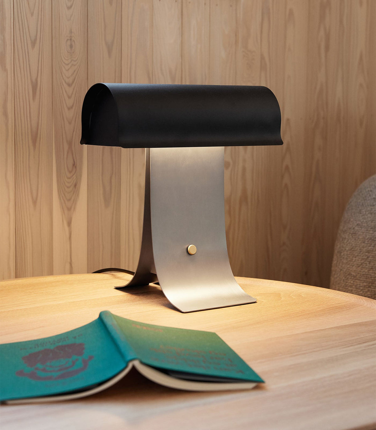 Liorven lámpara de mesa industrial de acero