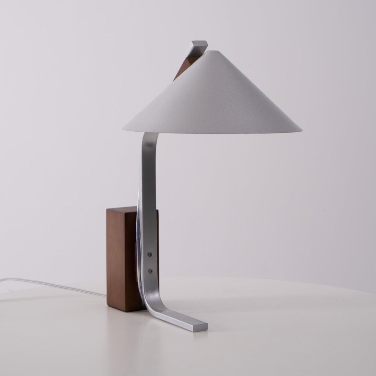 Ireld lámpara de mesa moderna