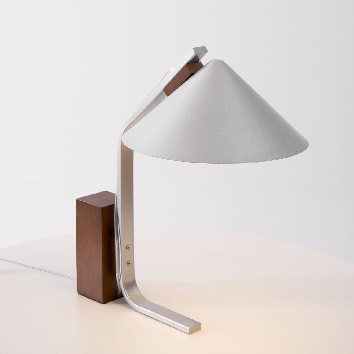 Ireld lámpara de mesa moderna