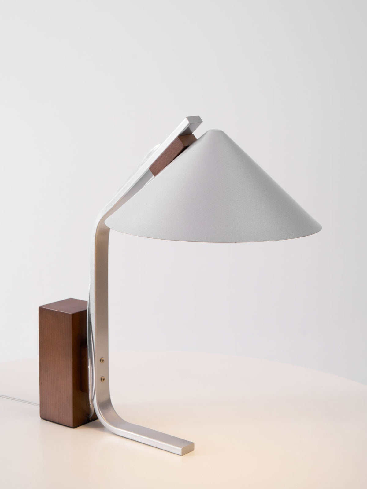 Ireld lámpara de mesa moderna