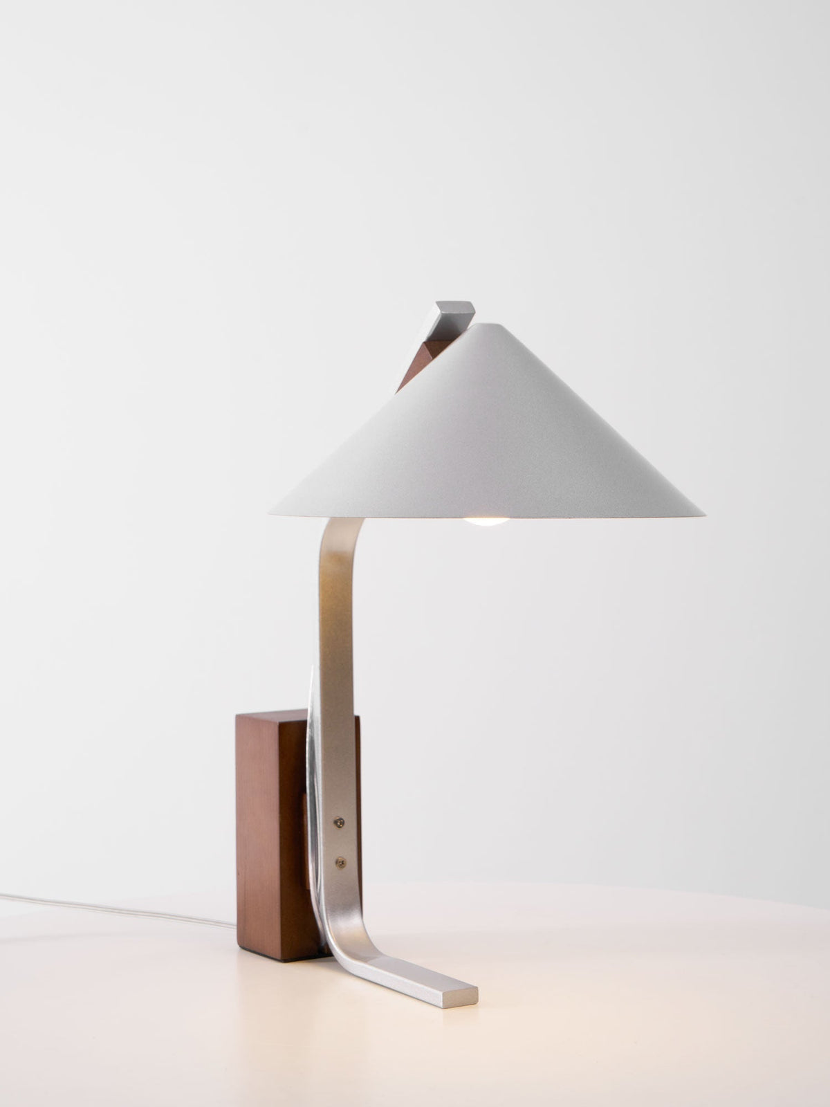 Ireld lámpara de mesa moderna