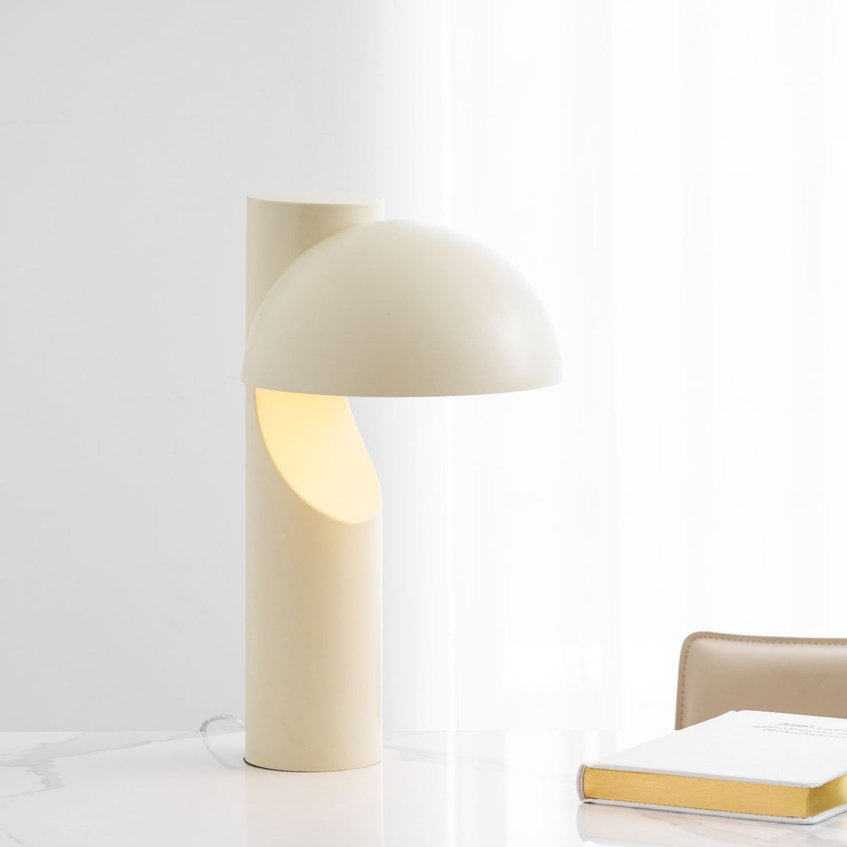 Belviora lámpara de mesa minimalista