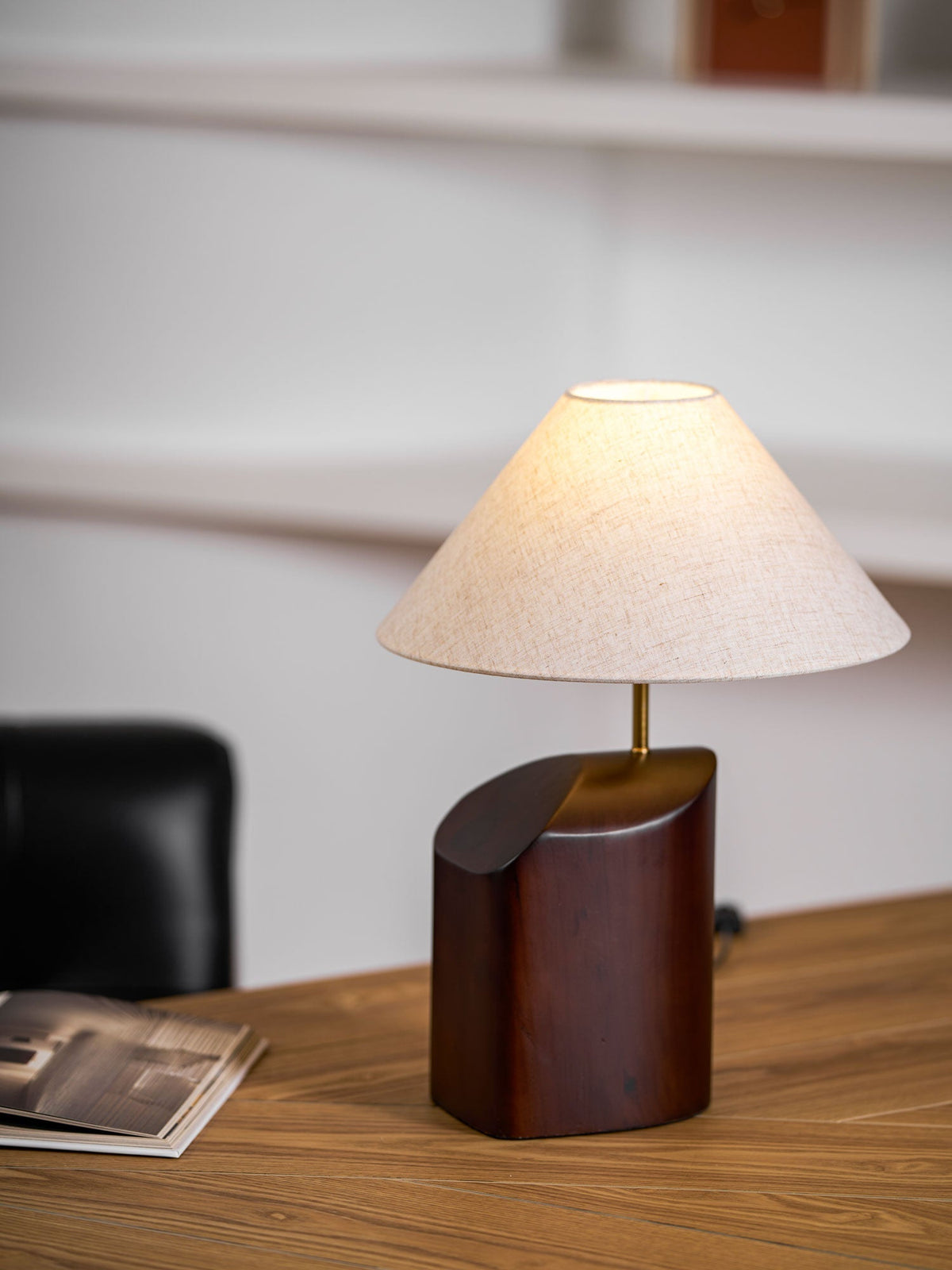 Halene lámpara de mesa de madera y tejido